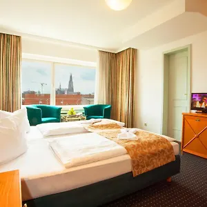 Ina Royal 3*, Cologne Germany